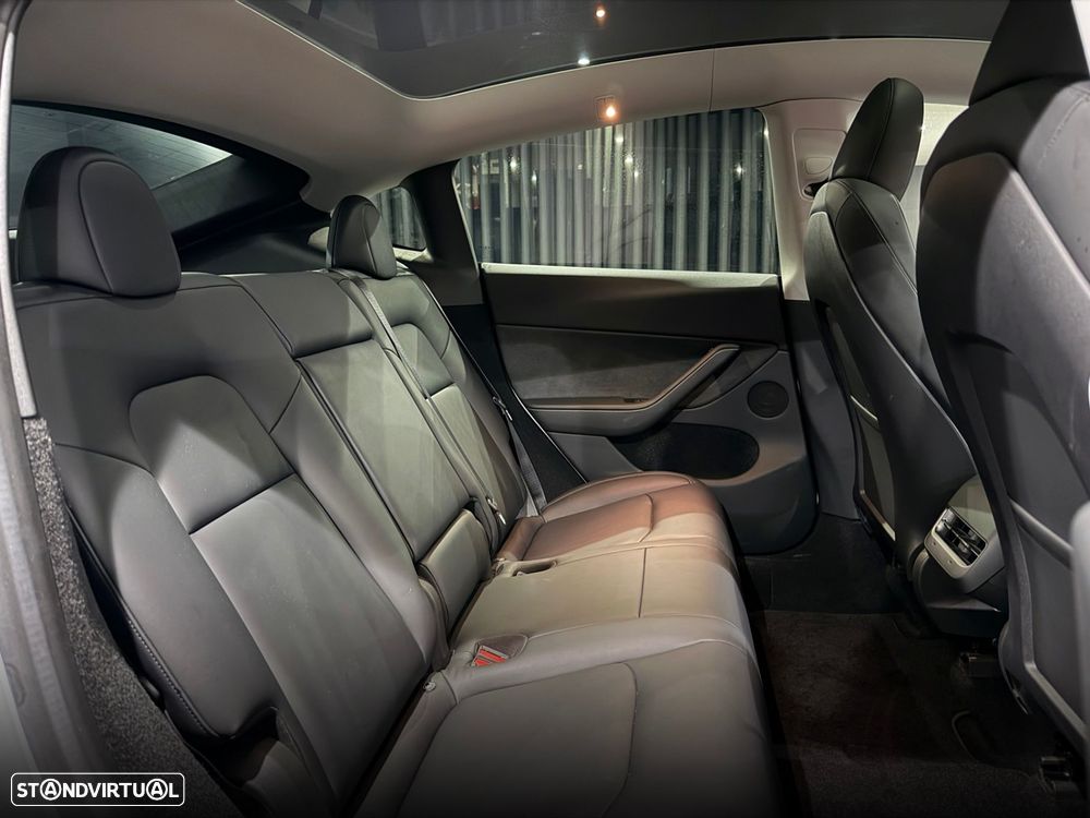 Tesla Model Y Standard - 37