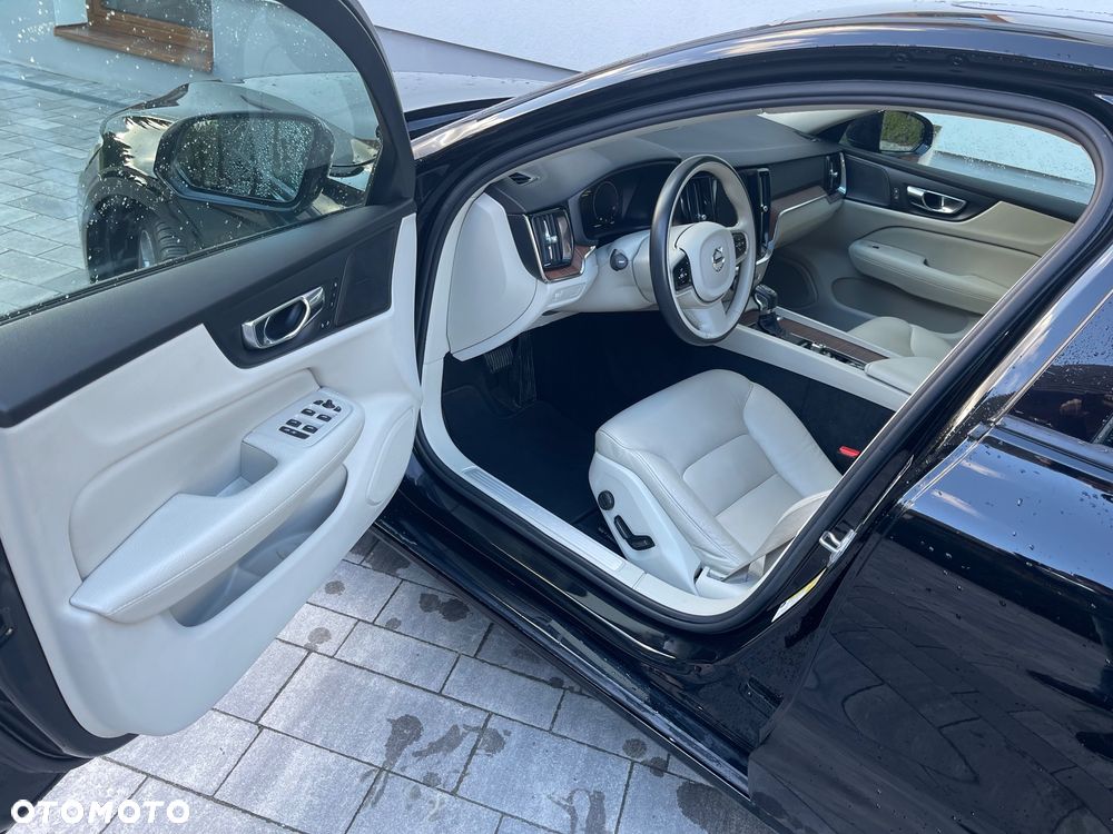 Volvo S60 T5 Momentum Pro - 14