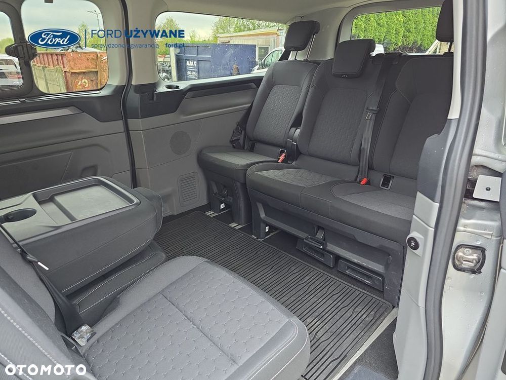 Ford Tourneo Custom - 15