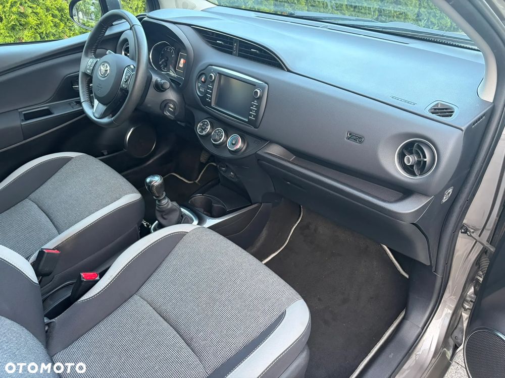 Toyota Yaris 1.5 Premium - 24