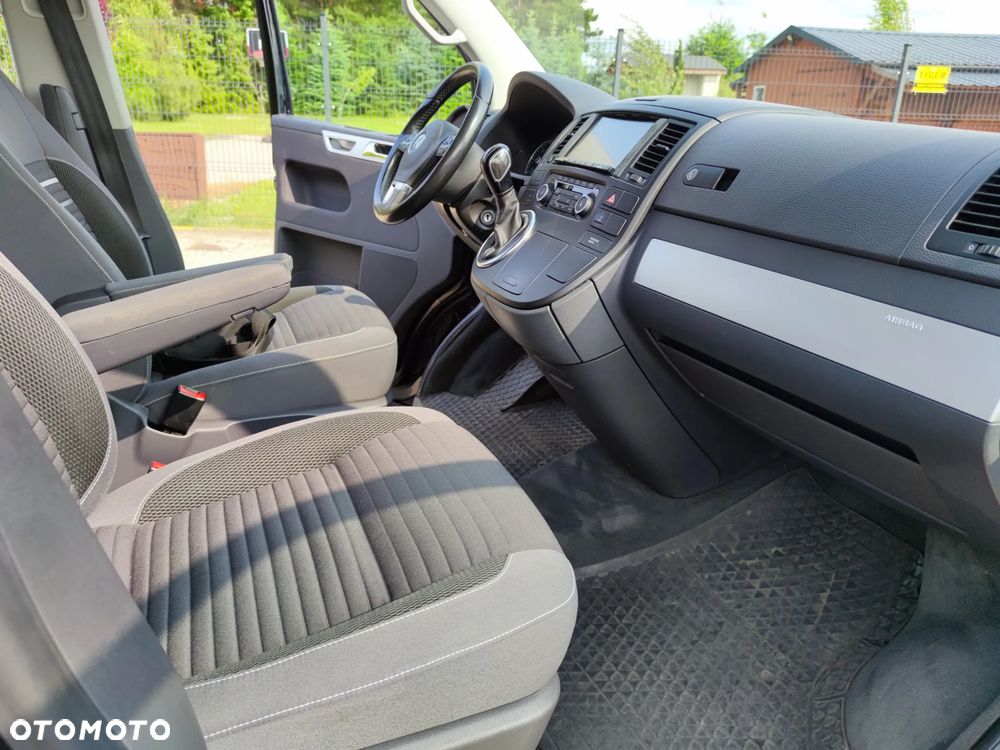 Volkswagen Multivan - 21