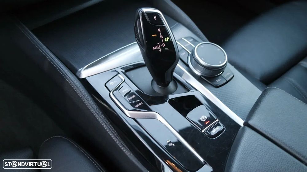 BMW 520 d Pack Desportivo M Auto - 19