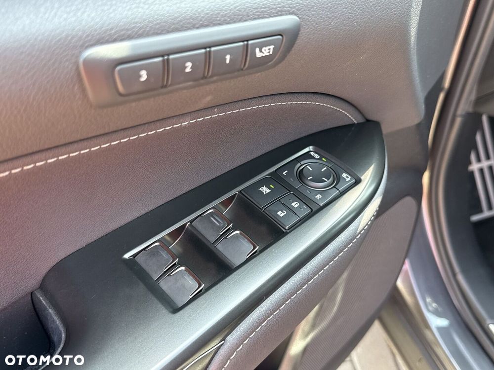 Lexus NX - 12