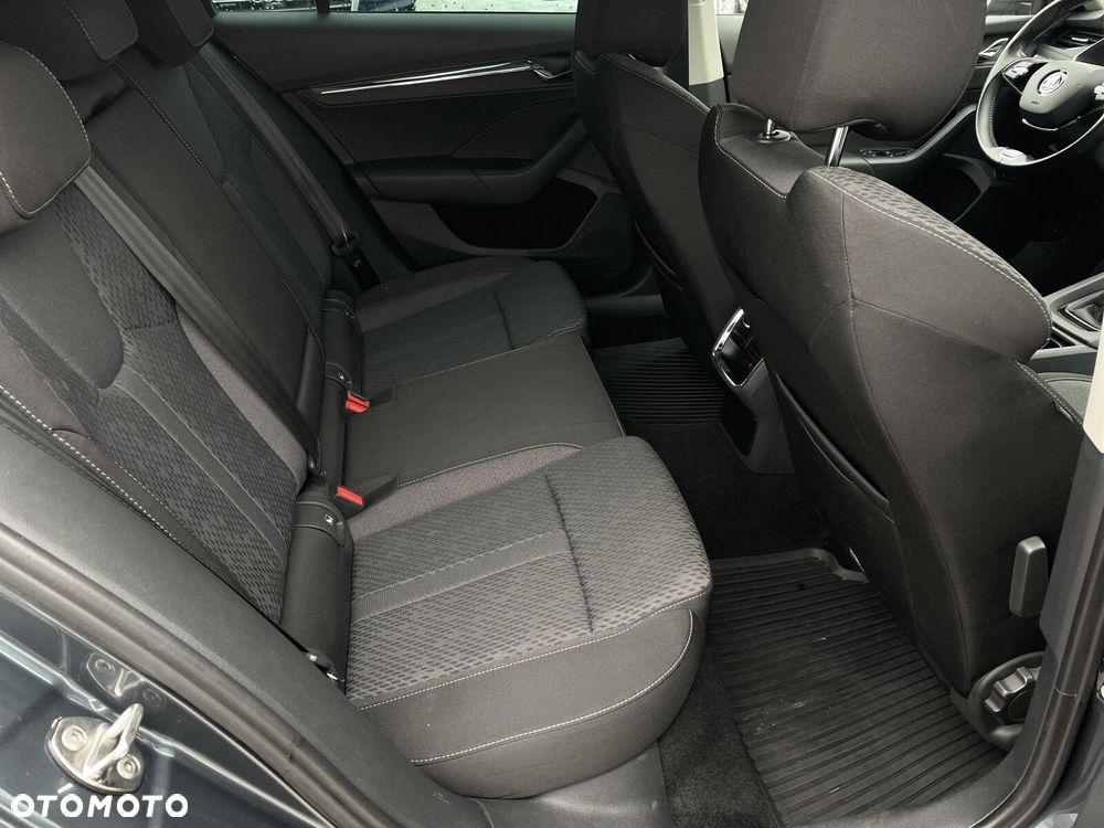 Skoda Octavia 2.0 TDI Style - 9