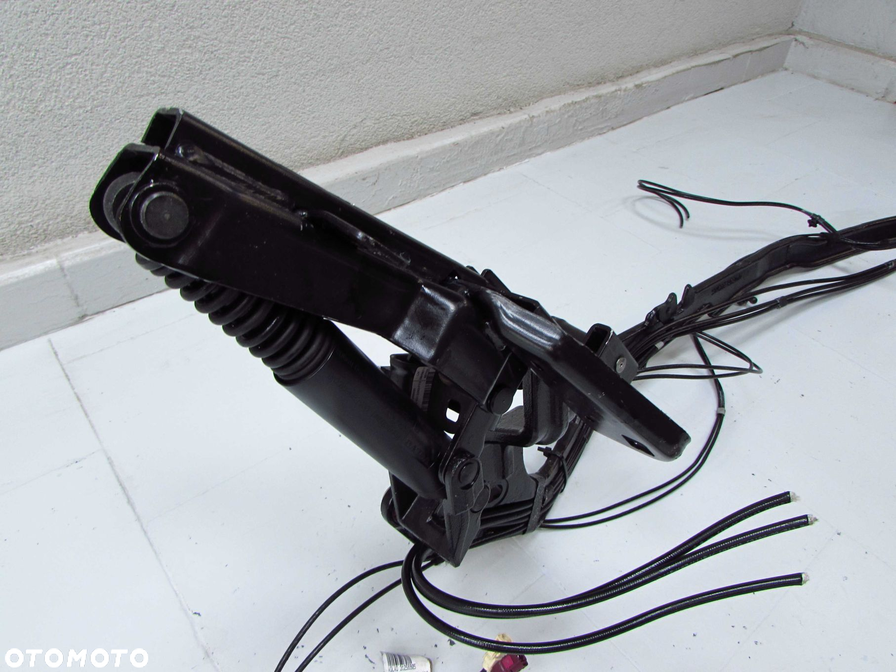 VOLVO C70 II 06-13 ZAWIAS RAMIE RAMA DACHU PRAWA STRONA 31256475 - 4