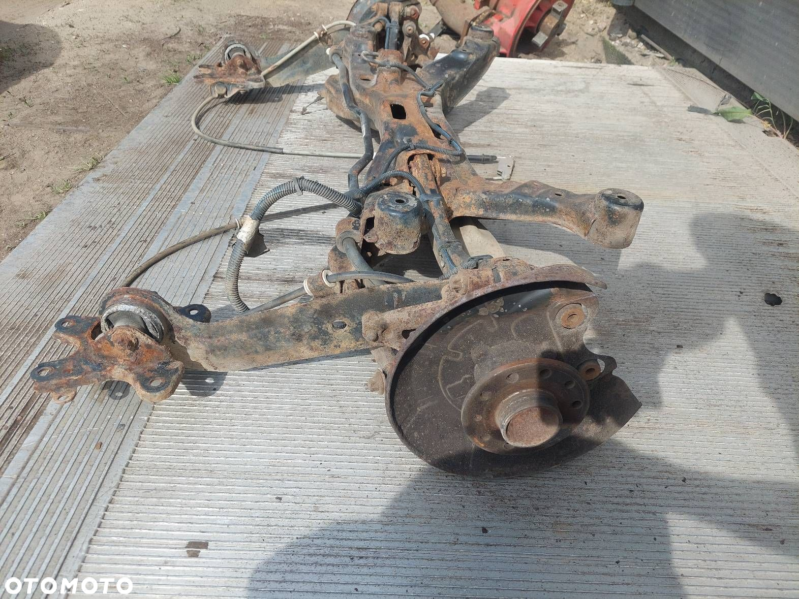 KOMPLETNE ZAWIESZENIE BELKA SANKI TYŁ OPEL VECTRA C KOMBI - 2