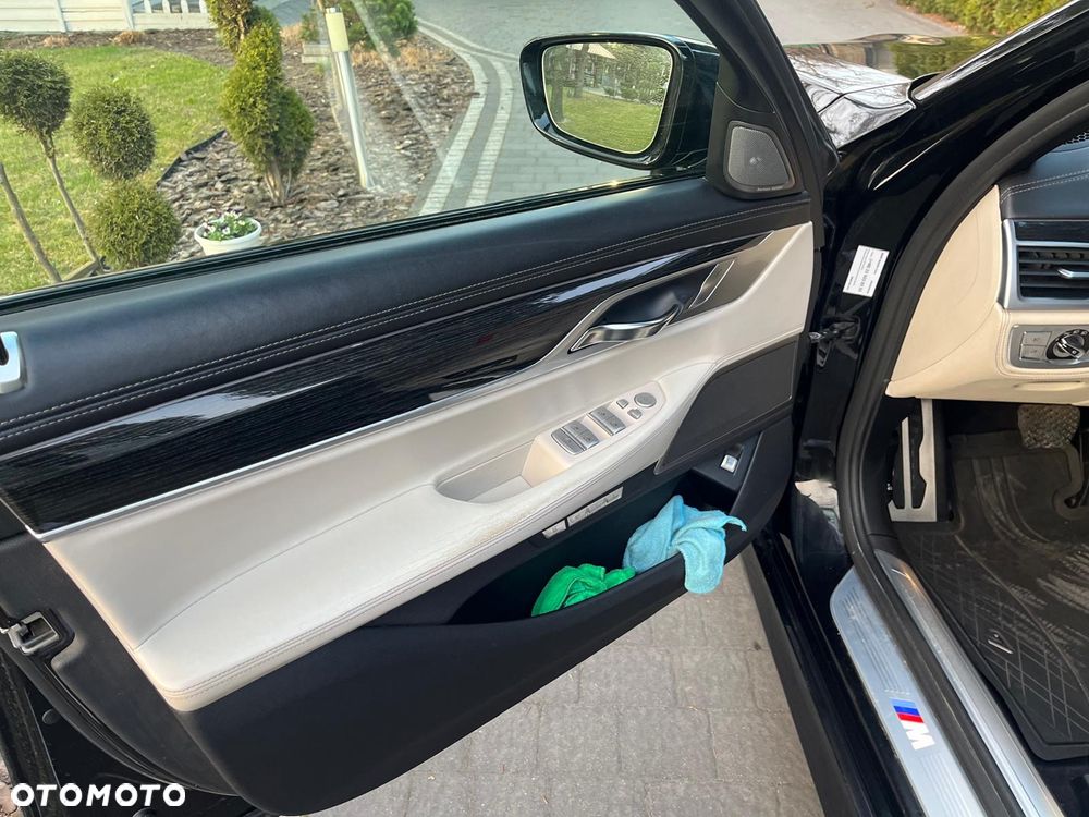 BMW Seria 7 740d xDrive - 14