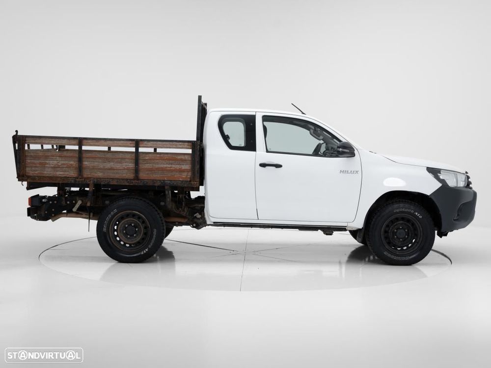 Toyota Hilux 2.4 D-4D 4WD CE 3L c/iva - 3