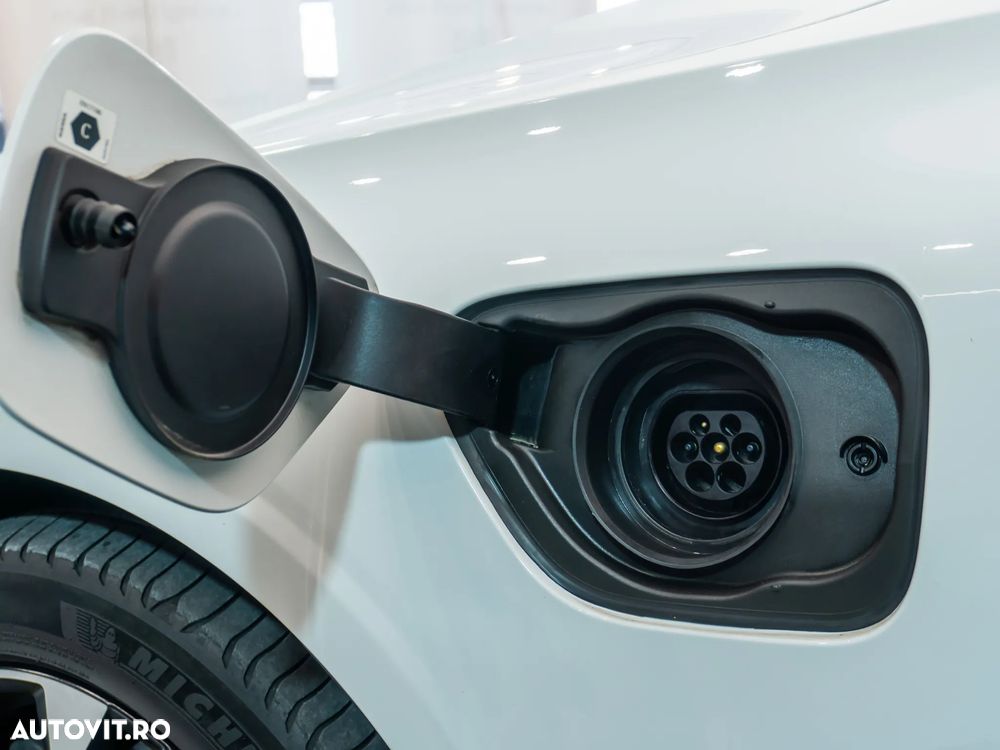 Volvo V60 T6 AWD Recharge Geartronic RDesign - 13