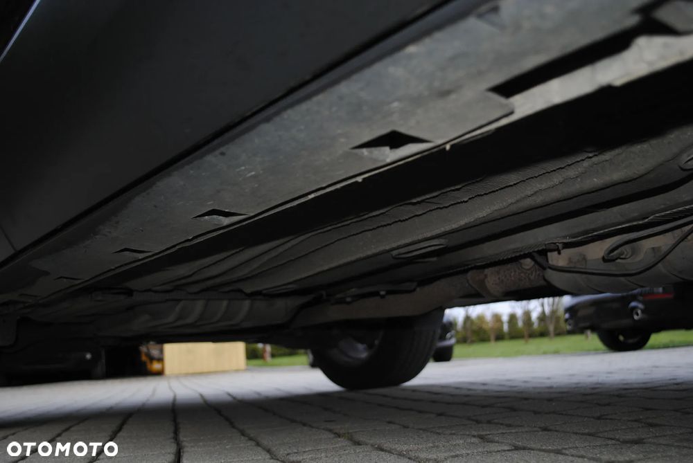 Ford Kuga 2.0 TDCi 4x4 Business Edition - 25