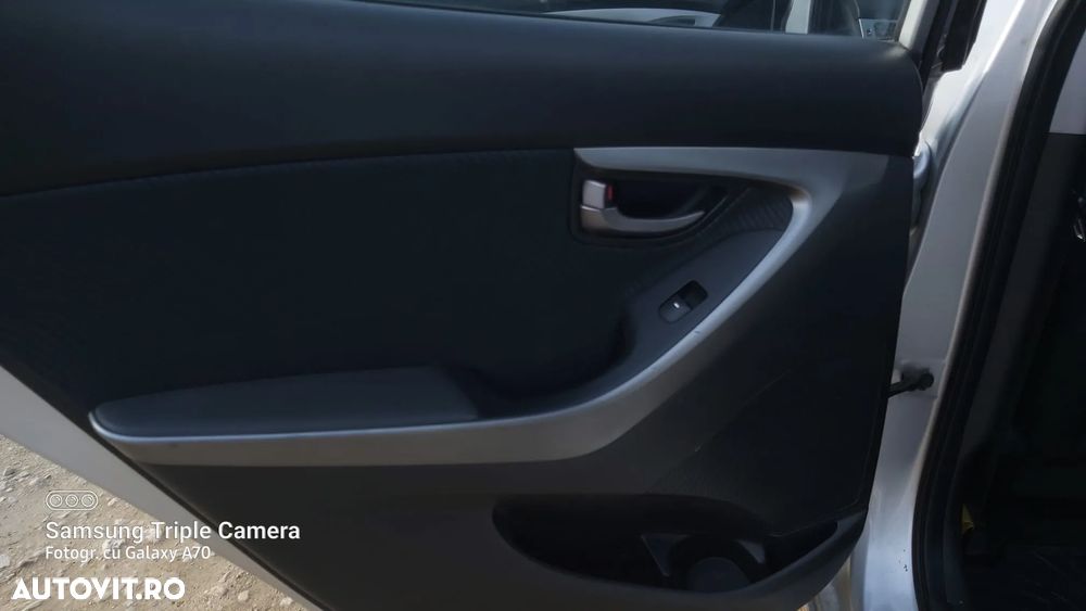 Hyundai Elantra 1.6 MPi Highway Heat+ - 26