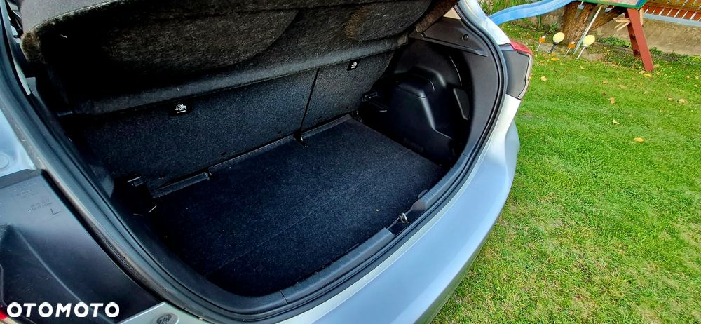 Toyota Yaris - 12