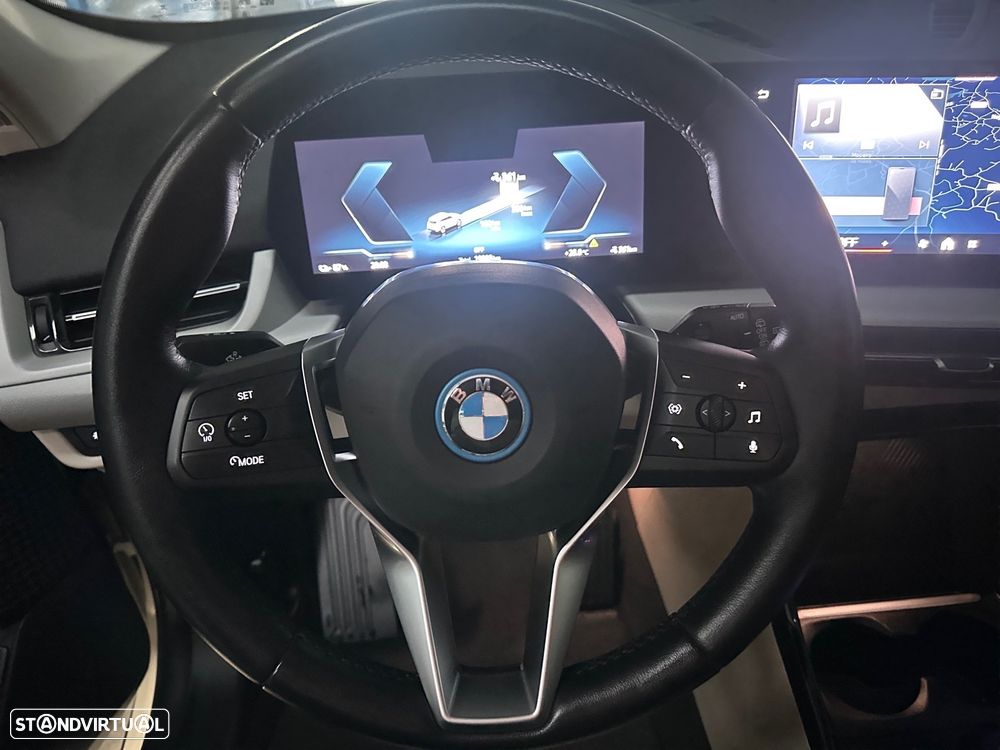 BMW iX1 eDrive20 - 15