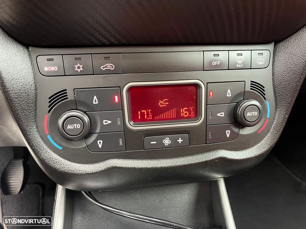 Alfa Romeo MiTo 1.3 JTD Distinctive S&S - 19