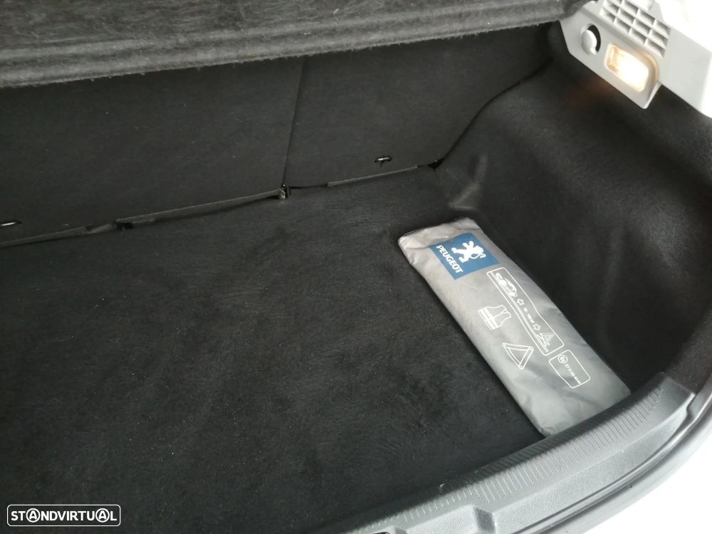 Peugeot 207 1.4 HDi Premium - 9