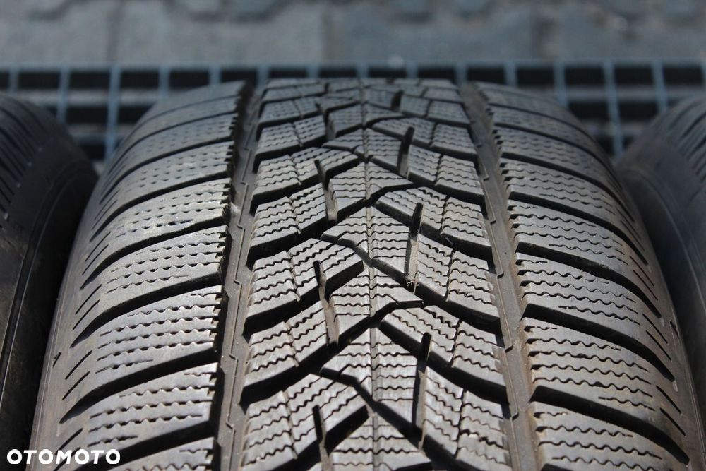 4x 235/65R17 DUNLOP WINTER SPORT 5 SUV 108V XL 23r 8mm - 5