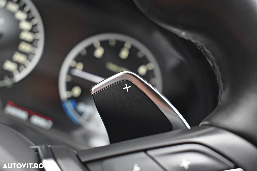 BMW Seria 5 525d Sport-Aut. - 25
