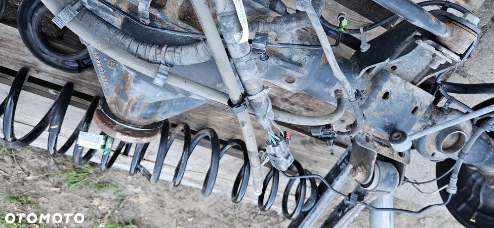 RAM 1500 V 5 2019- 4X4 5.7 HEMI QUAD CAB 1,5 Big Horn Kompletna belka zawieszenia tylnego Most napędowy Dyfer Dyferencjał 68270329AB Zawieszenie tył Wahacze Zacisk hamulcowy przełożenie 3.92 - 12