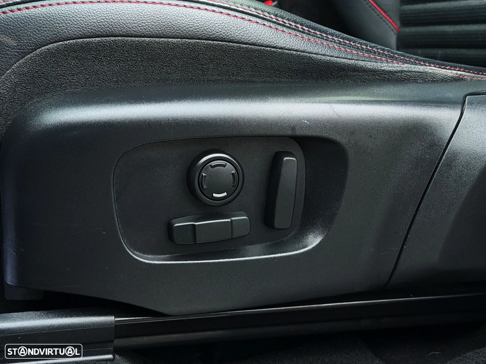 Land Rover Discovery Sport 1.5 I3 P300e AWD R-Dynamic SE - 19