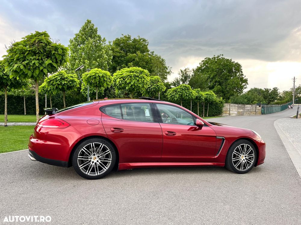 Porsche Panamera - 4