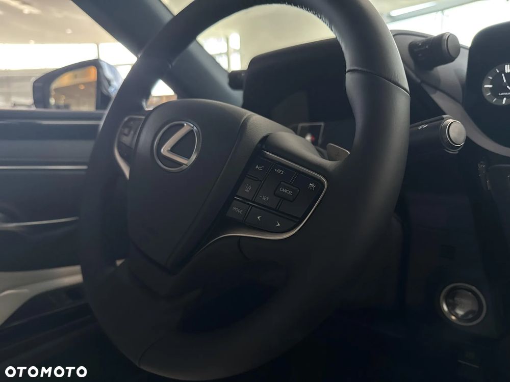 Lexus ES - 24