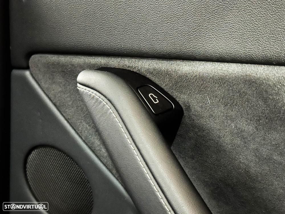 Tesla Model Y Performance Dual Motor AWD - 24