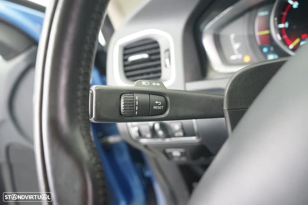 Volvo V60 2.4 D6 Summum AWD Phev - 26