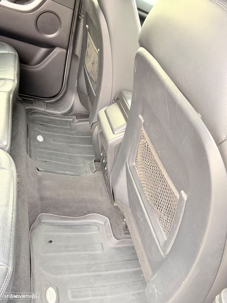 Land Rover Discovery Sport 2.0 TD4 HSE Luxury 7L Auto - 12