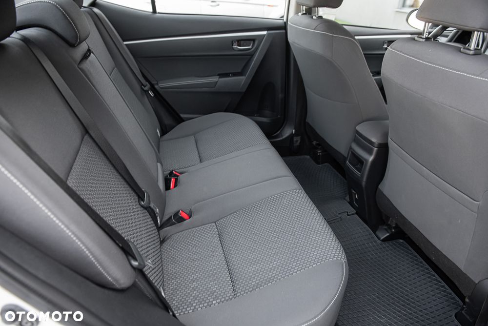 Toyota Corolla 1.4 D-4D Premium - 28