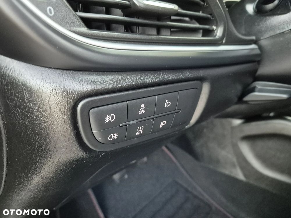 Fiat Tipo 1.4 T-Jet Business Line - 24