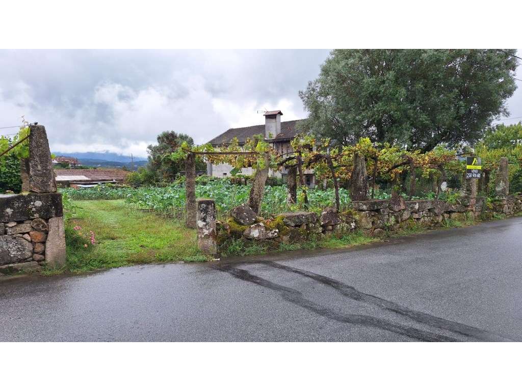 Terreno para construção em Santa Comba - Grande imagem: 3/17