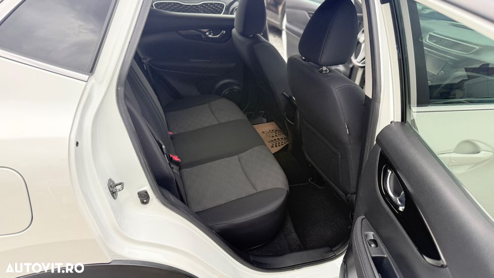 Nissan Qashqai 1.6 DIG-T N-Connecta - 13