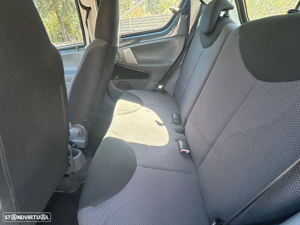 Toyota Aygo 1.0 + AC - 8
