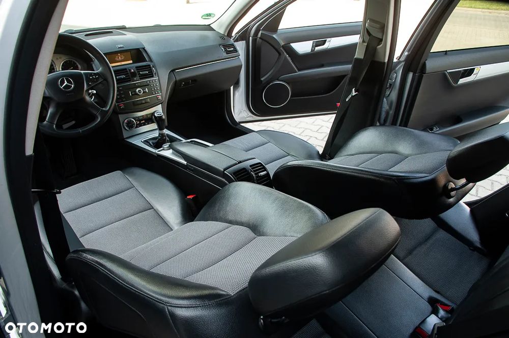Mercedes-Benz Klasa C 180 Kompressor Avantgarde - 22