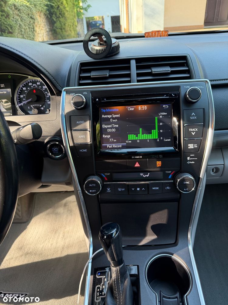Toyota Camry 2.5 XLE - 12