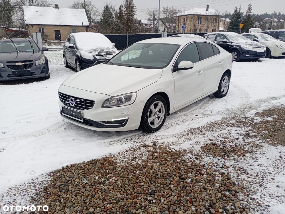 Volvo S60 D3 Drive-E Dynamic Edition (Momentum) - 1