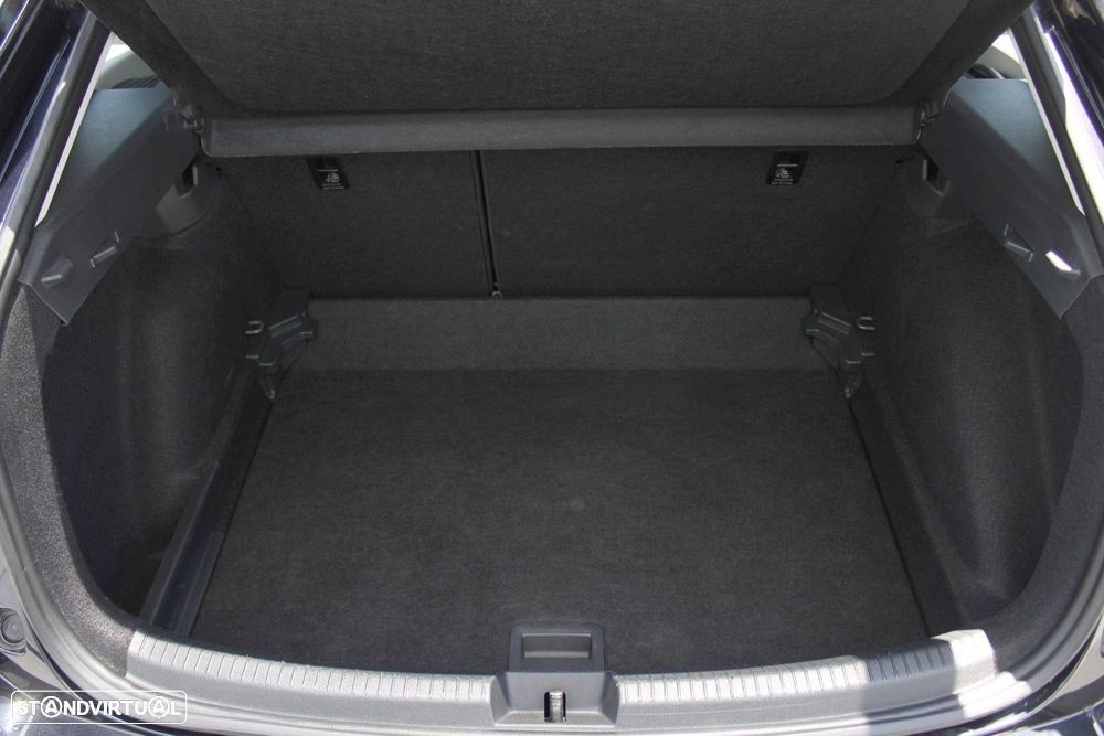 VW Taigo 1.0 TSI Urban DSG - 18