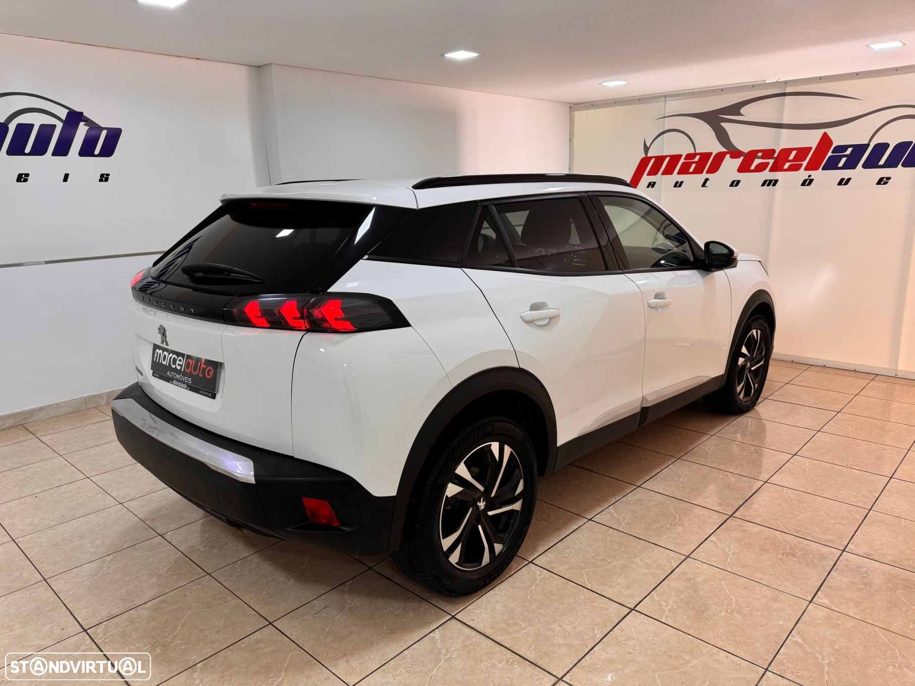 Peugeot 2008 1.2 PureTech Allure - 10