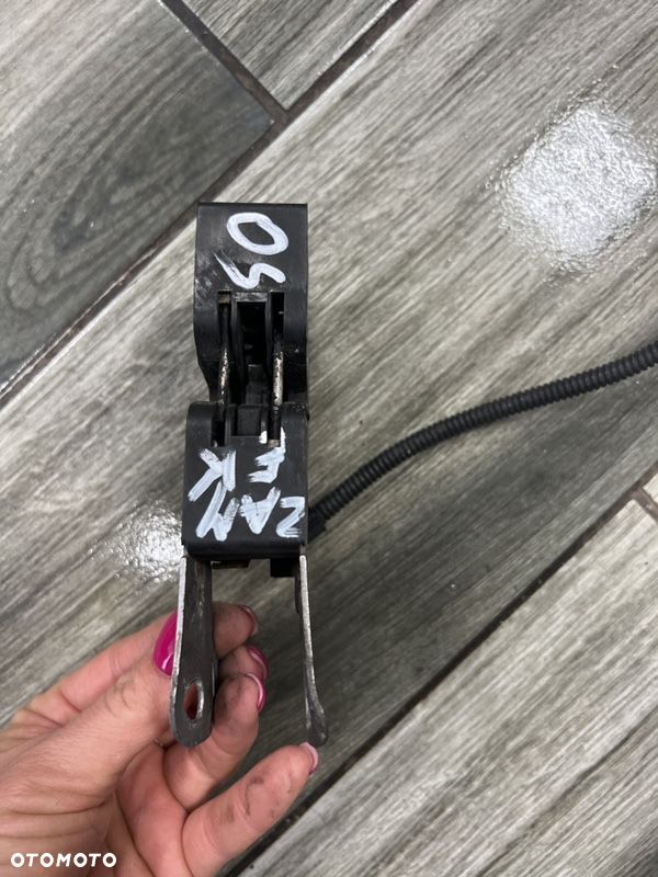 zamek maski volkswagen eos - 2