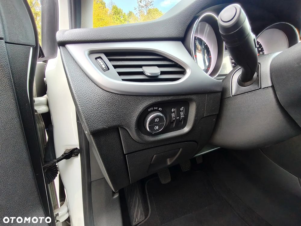 Opel Astra 1.6 D Start/Stop Innovation - 18