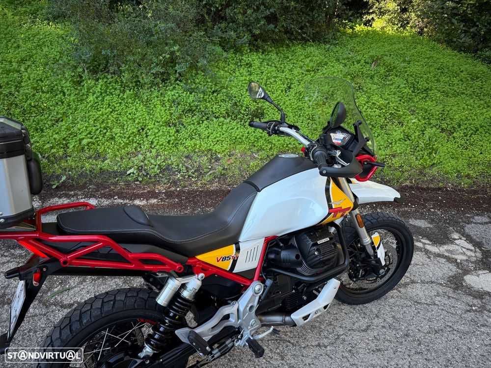 Moto Guzzi V85 TT - 20