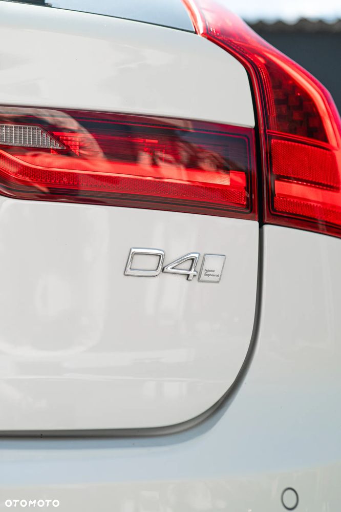 Volvo V90 D4 Momentum - 12