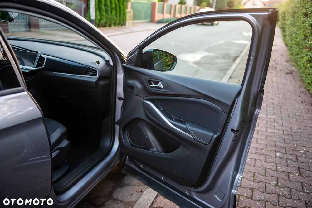 Opel Grandland 1.2 DI Business Elegance - 28