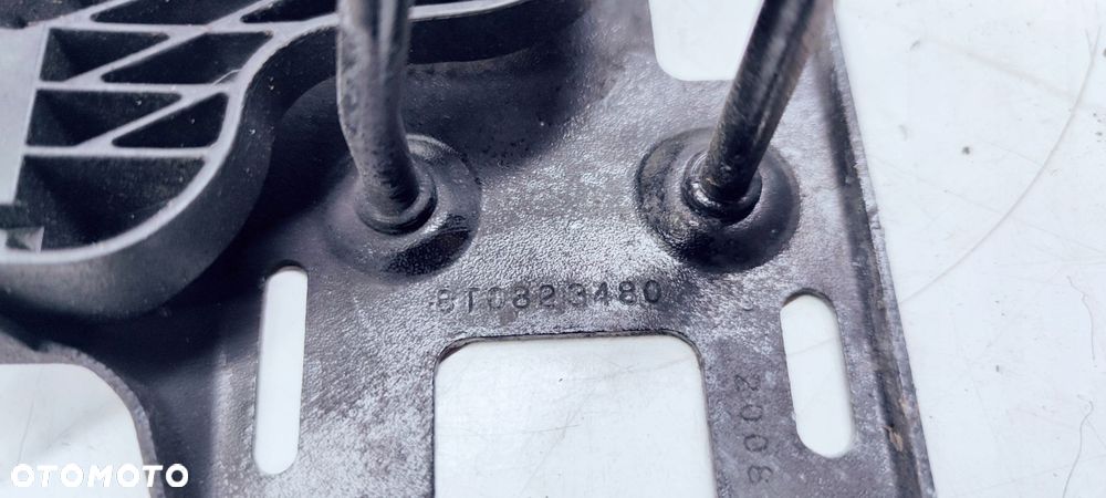 ZAMEK MASKI RYGIEL AUDI A4 B8 A5 8T 8T0823480 - 2