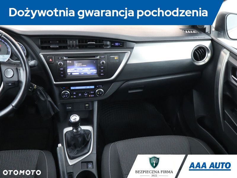 Toyota Auris - 10