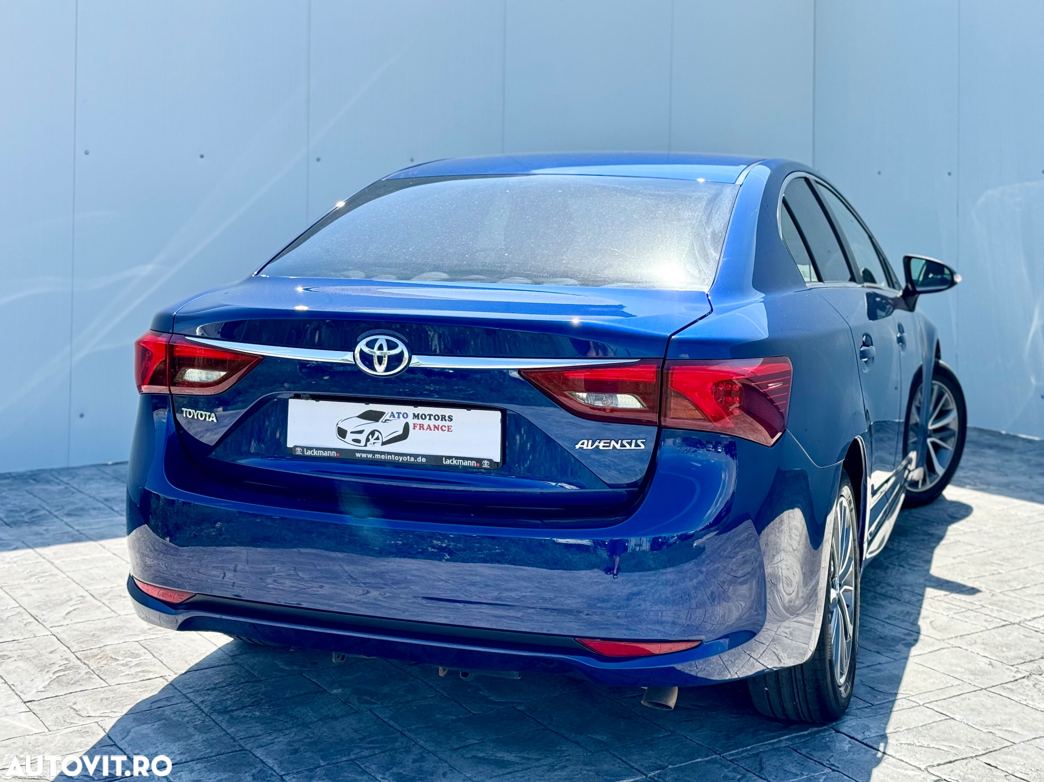 Toyota Avensis 2.0 D-4D Executive - 3