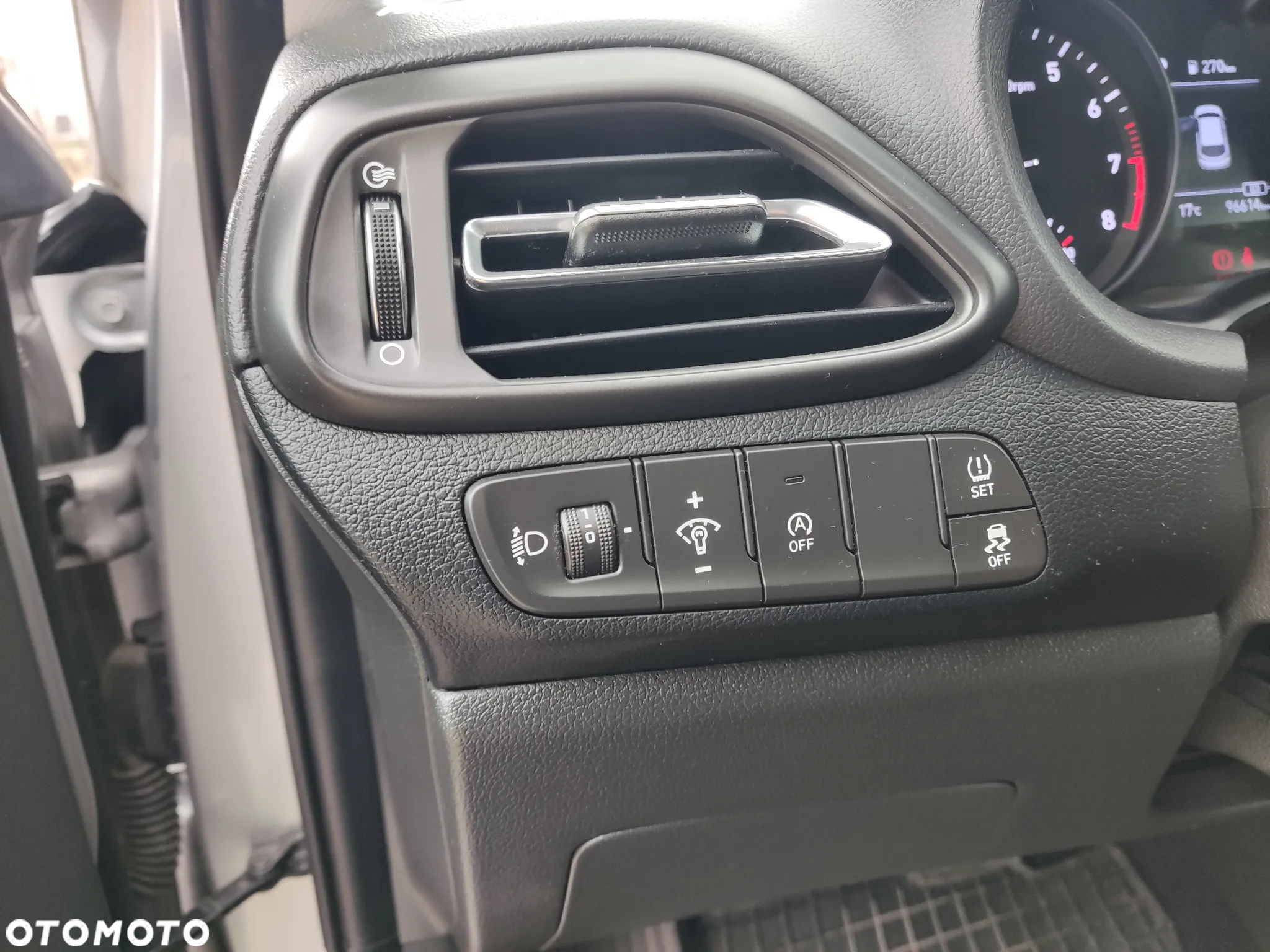 Hyundai i30 1.5 T-GDI 48V Comfort DCT - 17