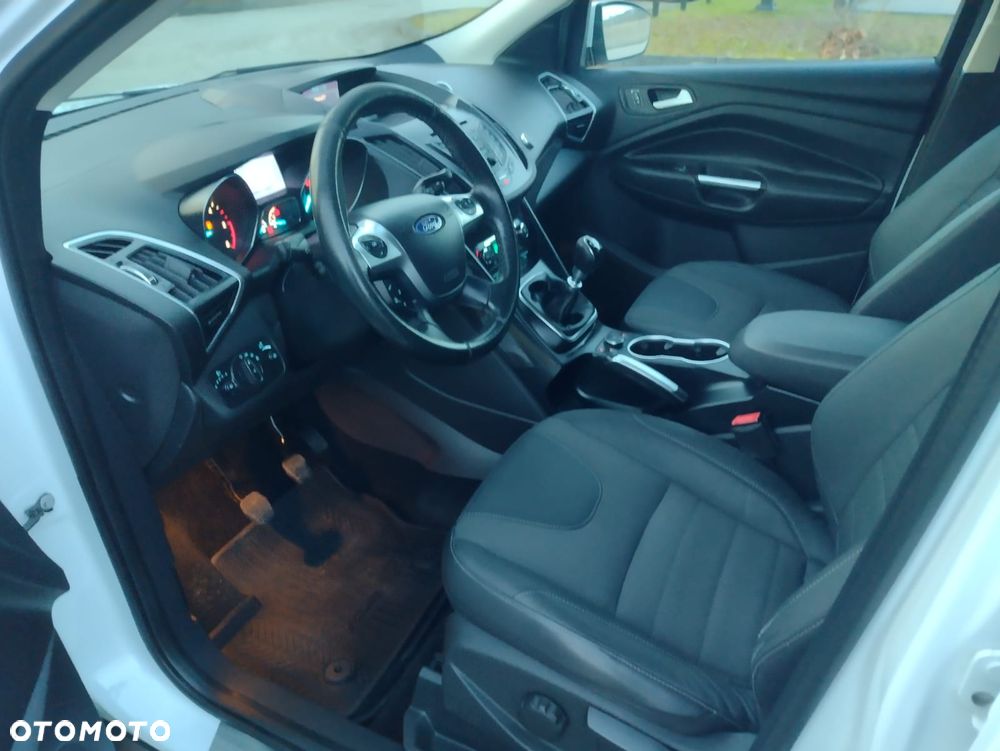 Ford Kuga 2.0 TDCi 2x4 Titanium - 19