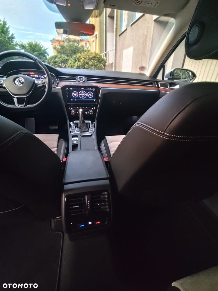 Volkswagen Passat 2.0 TDI SCR DSG Comfortline - 3