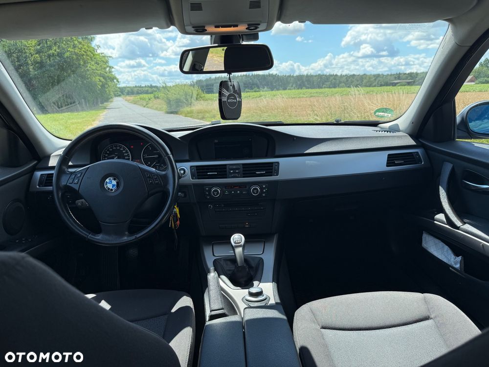 BMW Seria 3 320d - 10
